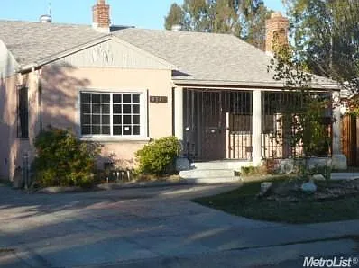 4215 12th Ave photo 1