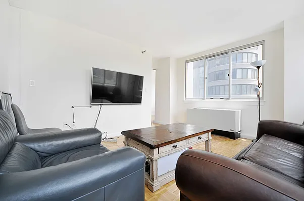 Rented by Compass | media 30