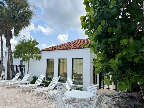 1585 TARPON CENTER DR #21, VENICE, FL 34285