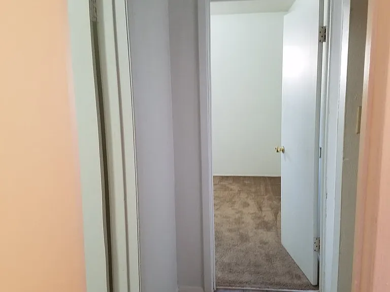 528 Vermont Street NE — Photo 12