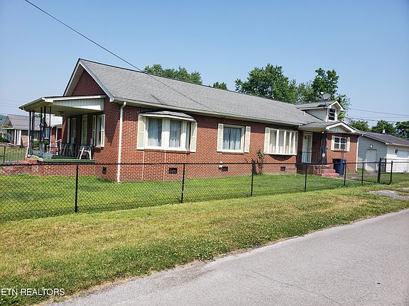 2nd image of 702 Dorchester Ave