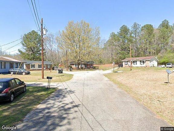 Exterior Neighborhood (street photo)