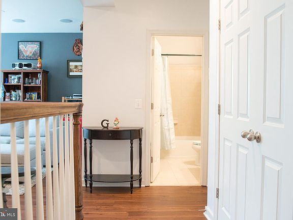 4th image of 2080 Hunting Creek Ct