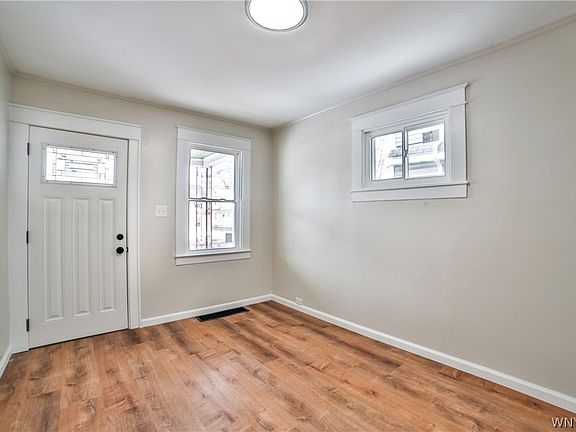 4th image of 3504 Walnut Ave