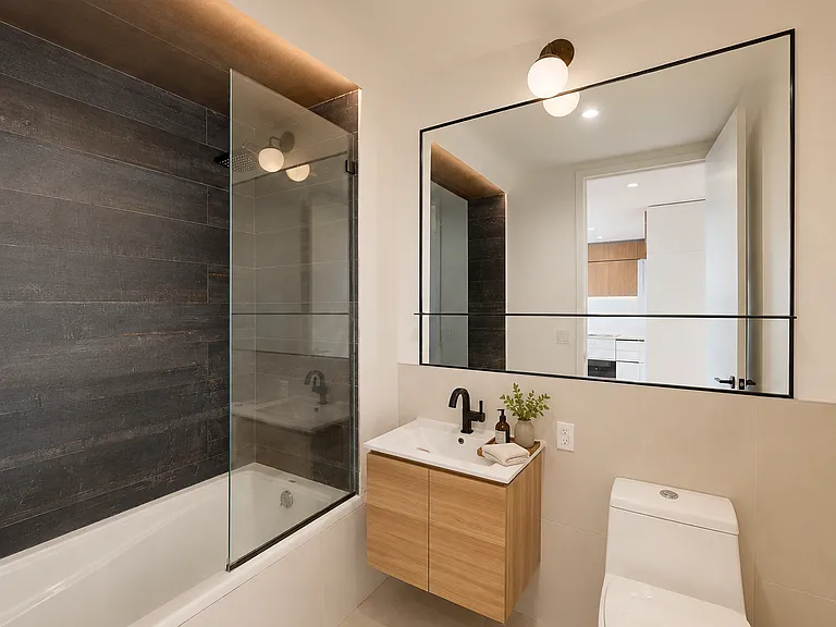 1306 Ocean Ave #7R — Photo 4