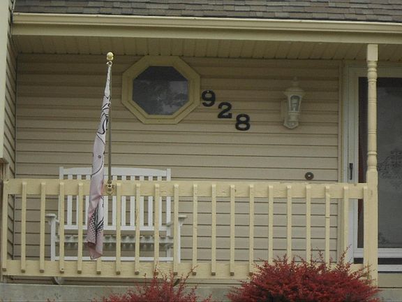 5th image of 928 Stone Brook Ln