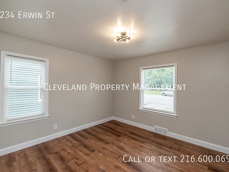 5234 Erwin St — Photo 9