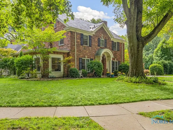 2460 Barrington Dr, Toledo, OH 43606