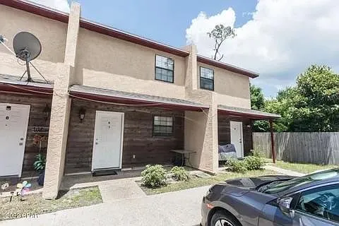 2 bed, 1.5 bath, 1024 sqft, $1,225 — Photo 1