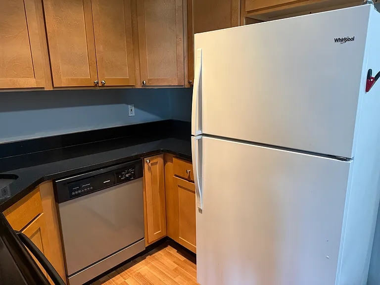 10427 Briarbend Dr #8 — Photo 3