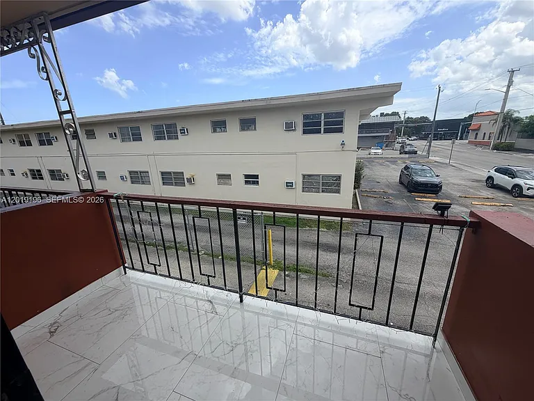 47 NW 47th Ave #10 — Photo 13