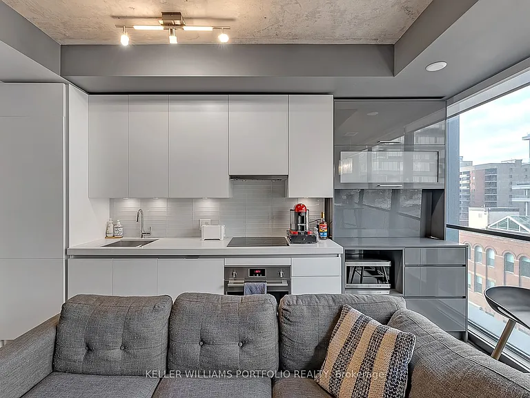 629 King St W #622 — Photo 10