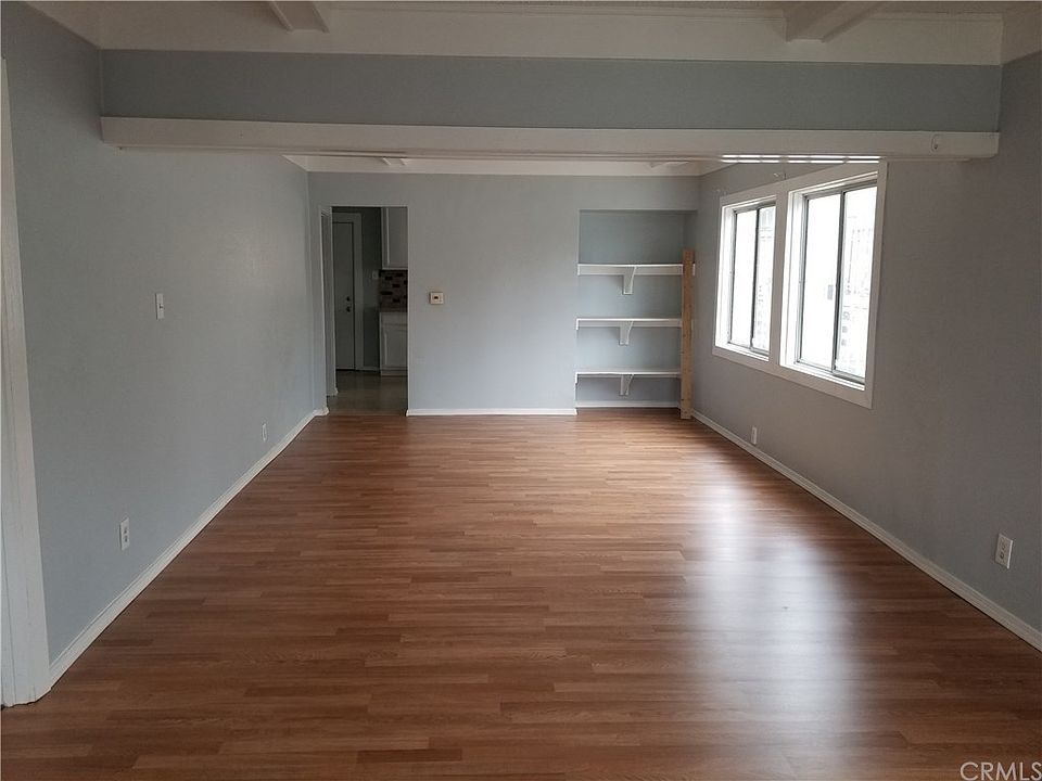 1st image of 257 E 47th St