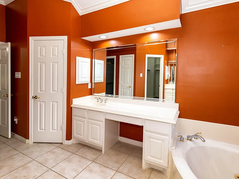 2435 Thorndon Park Ct — Photo 24