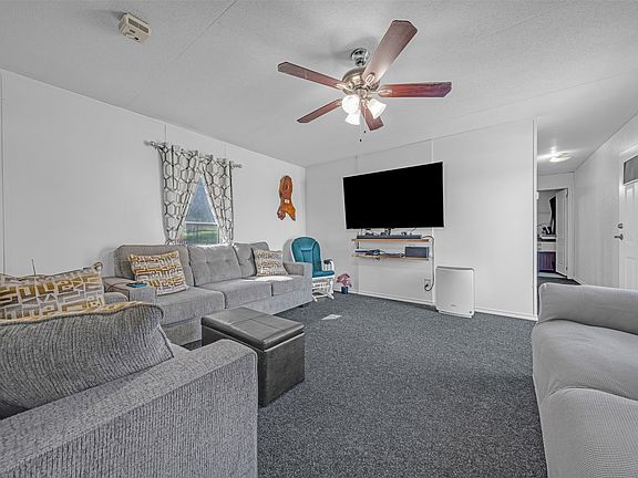 5th image of 220 Country Side Ct