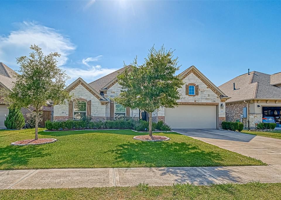 1st image of 2269 Oakleaf Trail Ln