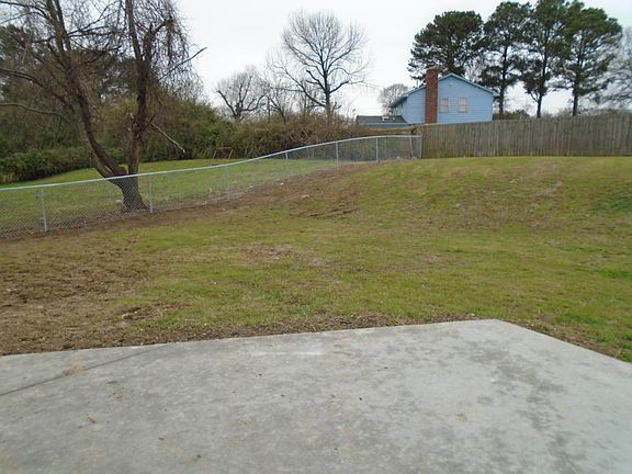 4th image of 308 Washburn Dr