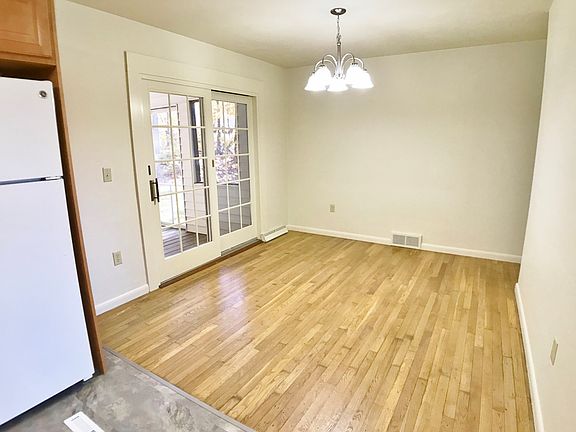 5th image of 112 Welty Ln #112