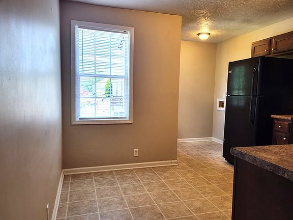 5th image of 103 Sugartree Ct #B
