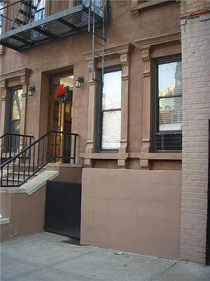 Rented by Kian Realty | media 25