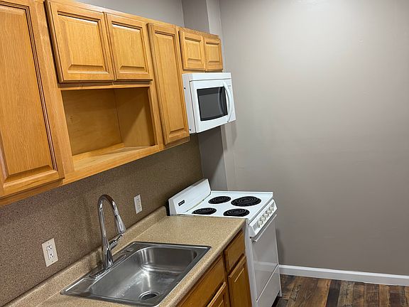 2nd image of 1637 W Lehigh Ave Floor 3