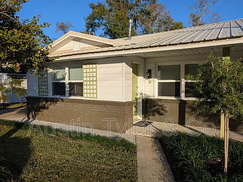 2984B Smith St Photo 1