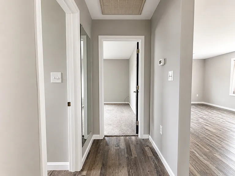 534 E New St — Photo 14