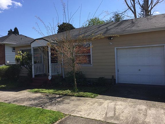 Garages separate the units; tenant has full access to garage and driveway,