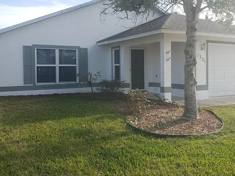1321 Wayne Ave — Photo 1