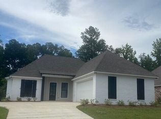 111 Herons Bay Cir, Madison, MS 39110