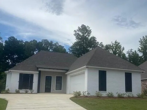 111 Herons Bay Cir, Madison, MS 39110