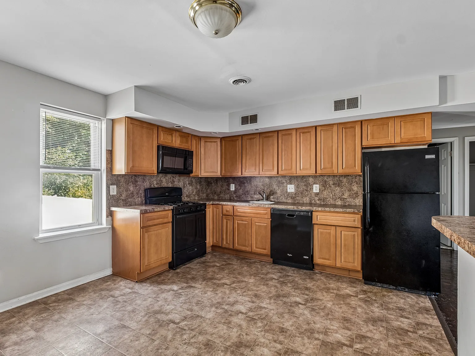 4143 Ridge Ave — Photo 2