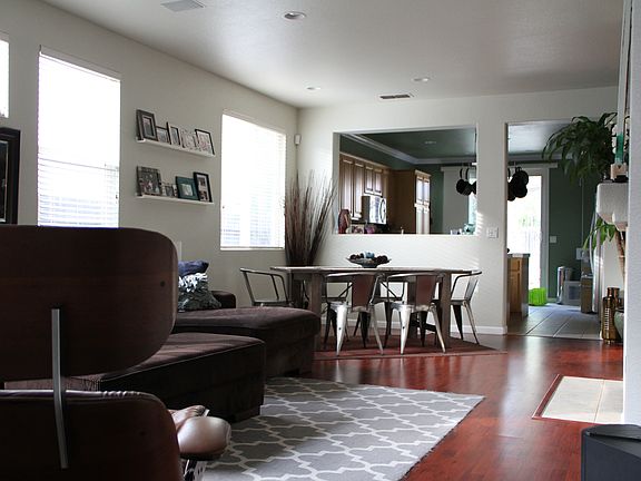 3rd image of 1751 Danbrook Dr