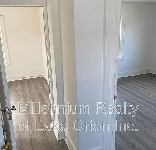 638 Joslyn Ave — Photo 9
