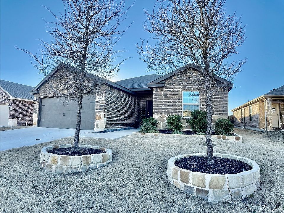 1st image of 1013 Emerald Dr