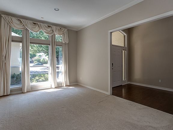 3rd image of 2605 Torrey Pines Dr