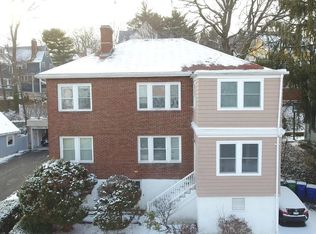 64 Algonquin Rd #2, Chestnut Hill, MA 02467