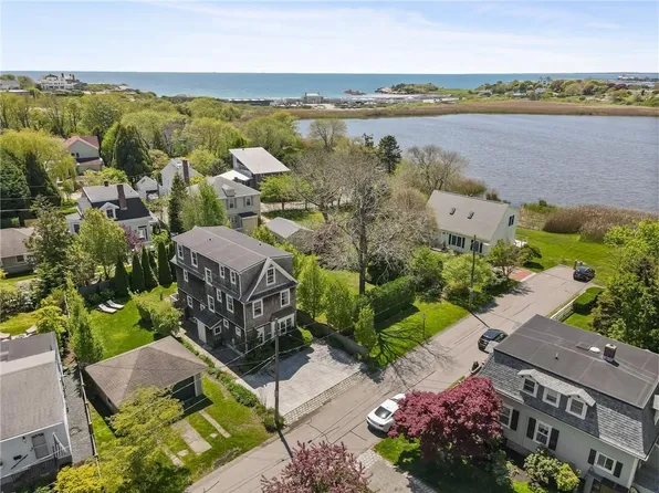 9 Casey Ct, Newport, RI 02840