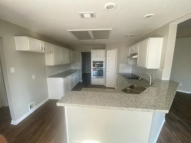 120 Papaya St — Photo 17