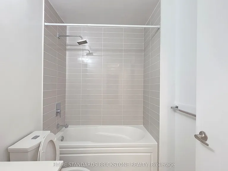 5180 Yonge St #512 — Photo 2
