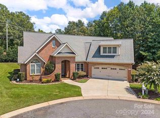 720 Splendid Meadows Way, Spartanburg, SC 29307