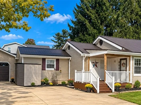 2027 Pine Hollow Blvd, Hermitage, PA 16148