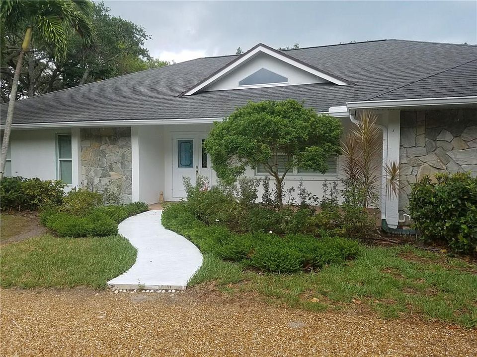 1st image of 925 Tulip Ln