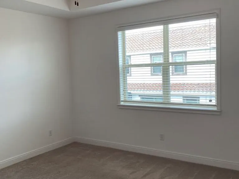 14014 Millington St — Photo 6