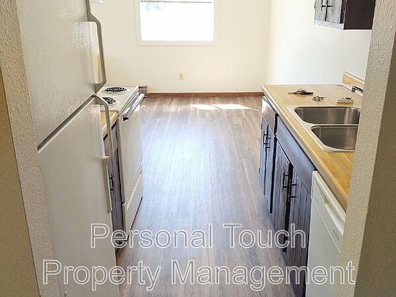 4th image of 212 9th Ave S Unit 10