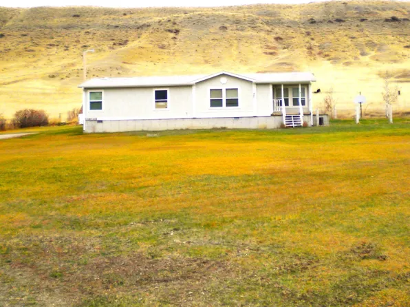 483 Broadway Ave E, Highwood, MT 59450