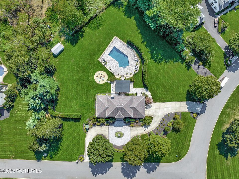 1st image of 4 Gaitway Drive