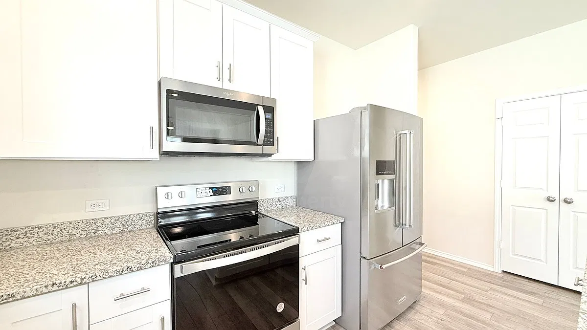 4 bed, 2.0 bath, 1782 sqft, $1,995 — Photo 4