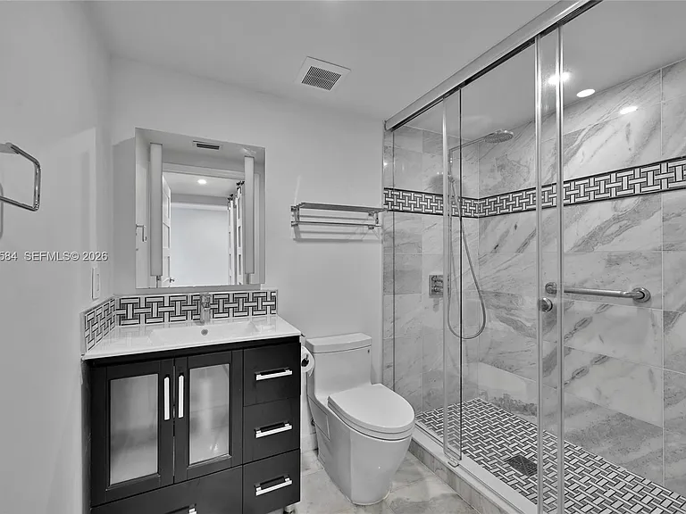 310 Poinciana Dr #802 — Photo 10