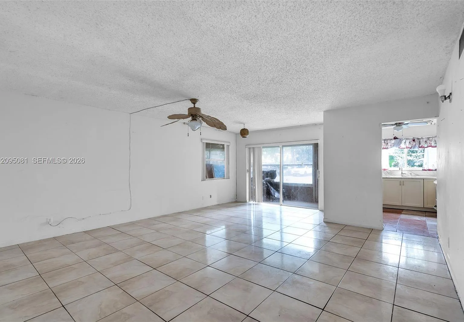 4047 NW 16th St — Photo 2